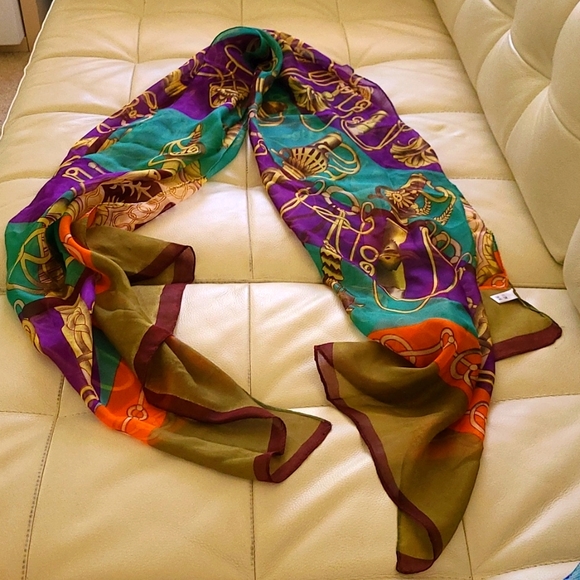 Rectangular silk scarf - Picture 4 of 4